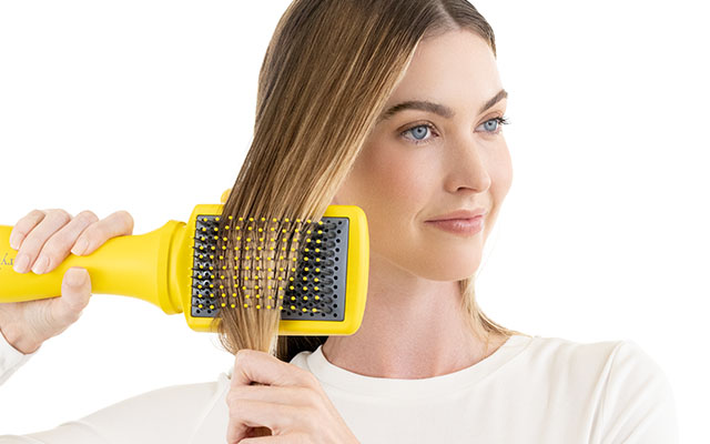 The Smooth Shot Paddle Brush Blow-Dryer