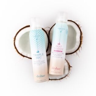 Treat before you heat! Lightweight spray protects dry hair from heat styling with curling, straightening and styling irons. Limited-edition Coconut Colada scent.